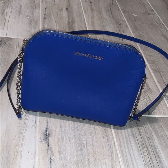 Michael Kors Handbags - Michael Kors Crossbody